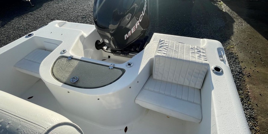 Angler Pro Boats 2900 center console