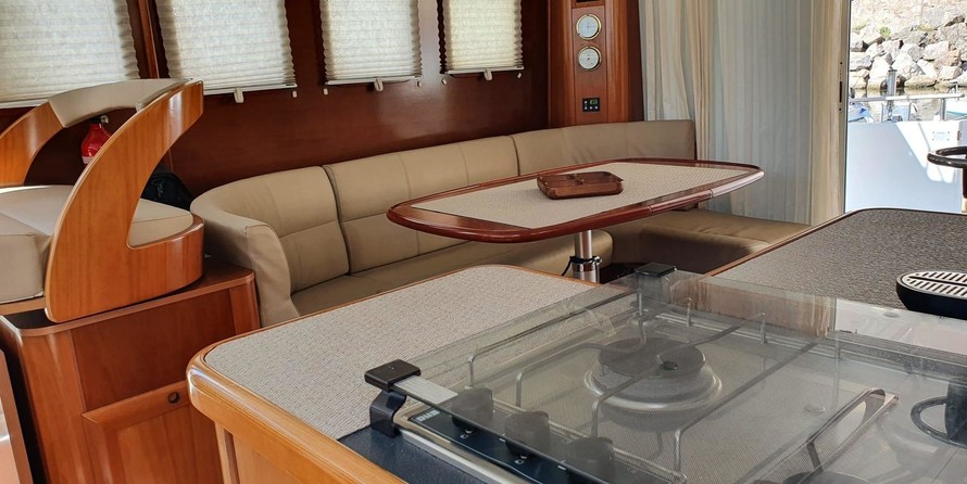 Beneteau Swift Trawler 42