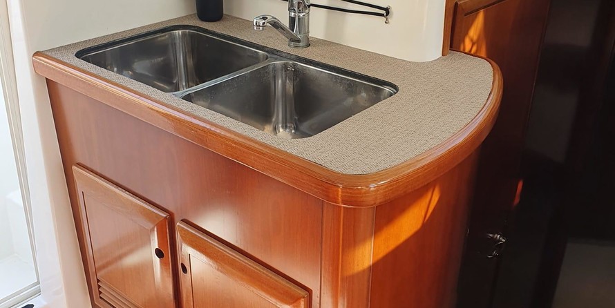 Beneteau Swift Trawler 42