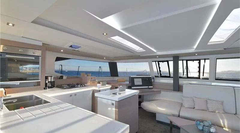 Fountaine Pajot Saona 47