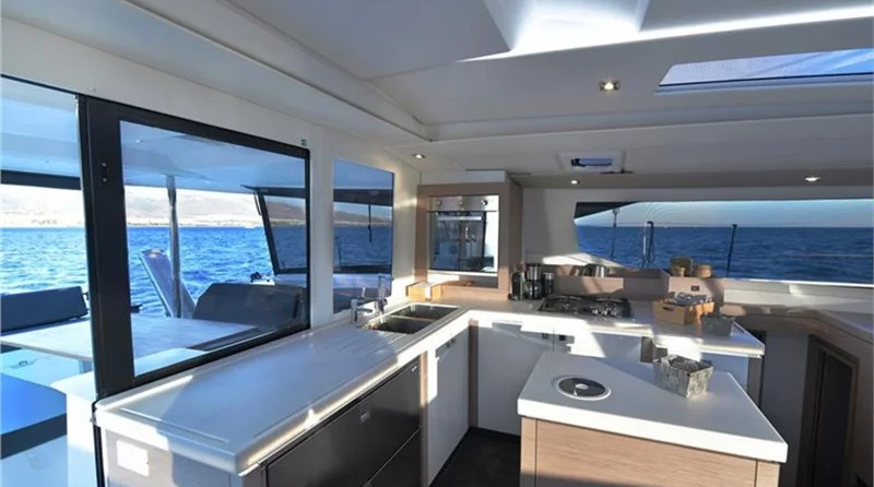 Fountaine Pajot Saona 47