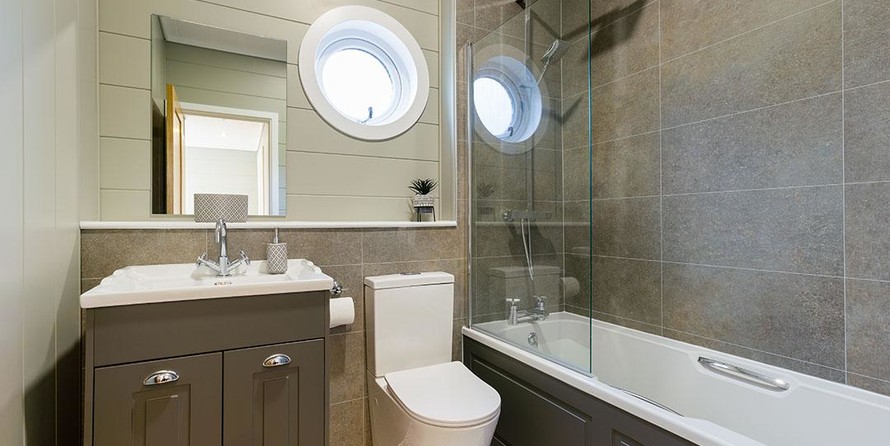 Wide beam narrowboat 65 x 12 hanbury monarch