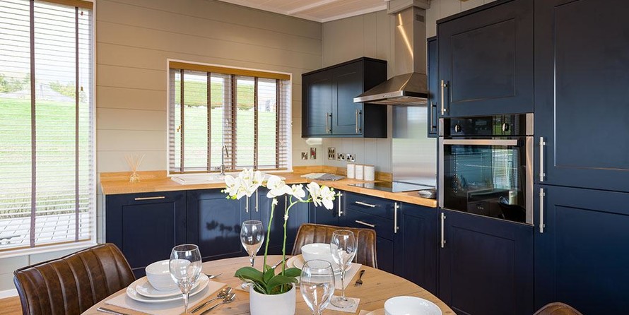 Wide beam narrowboat 65 x 12 hanbury monarch