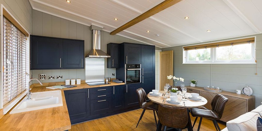 Wide beam narrowboat 65 x 12 hanbury monarch