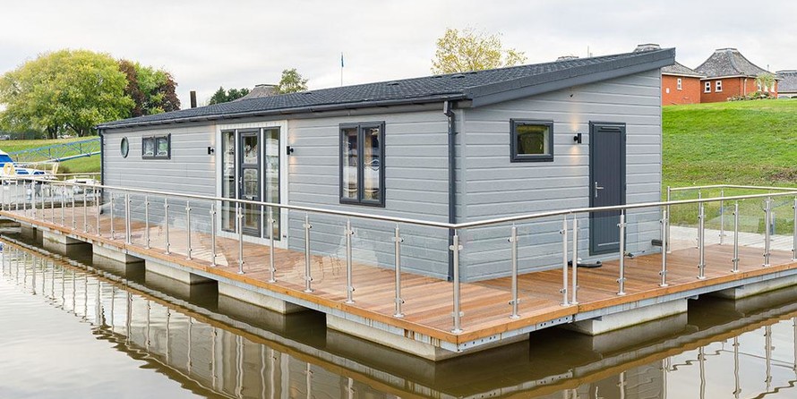 Wide beam narrowboat 65 x 12 hanbury monarch