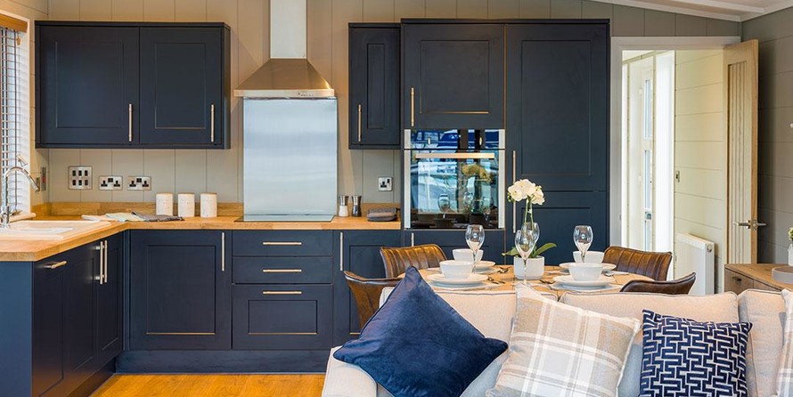 Wide beam narrowboat 65 x 12 hanbury monarch