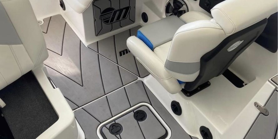 Malibu Wakesetter 25 LSV