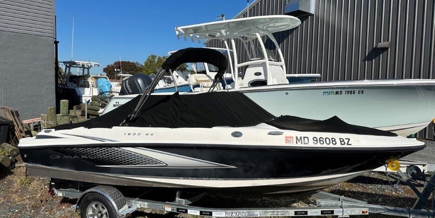 Maxum 1800MX Sport Boat