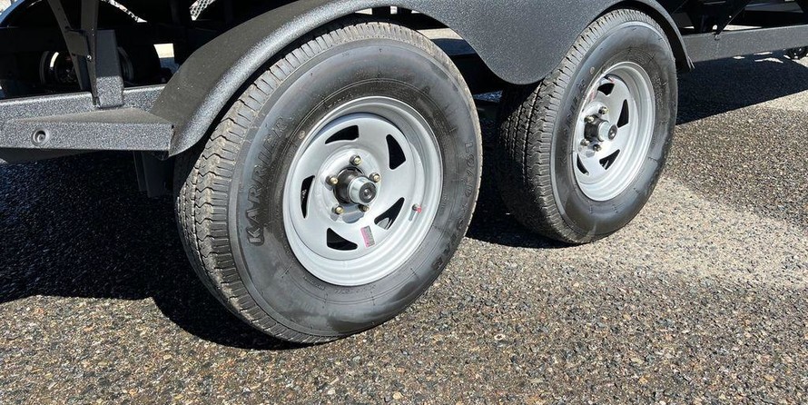 Sun Tracker Fishin Barge 24 XP3