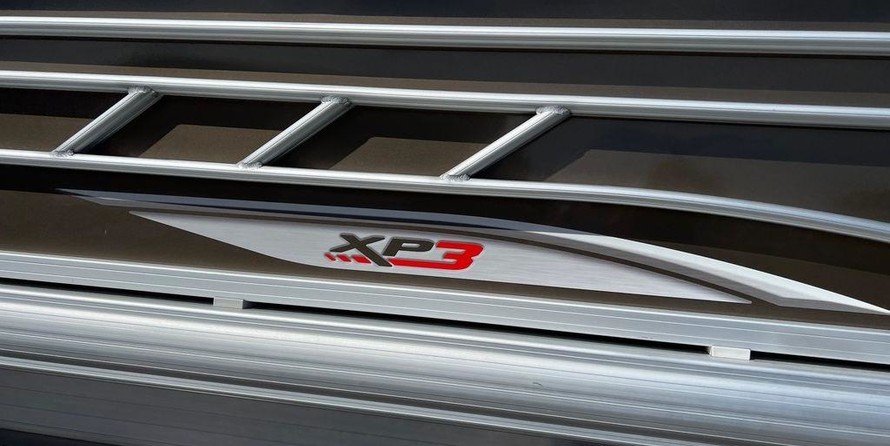 Sun Tracker Fishin Barge 24 XP3