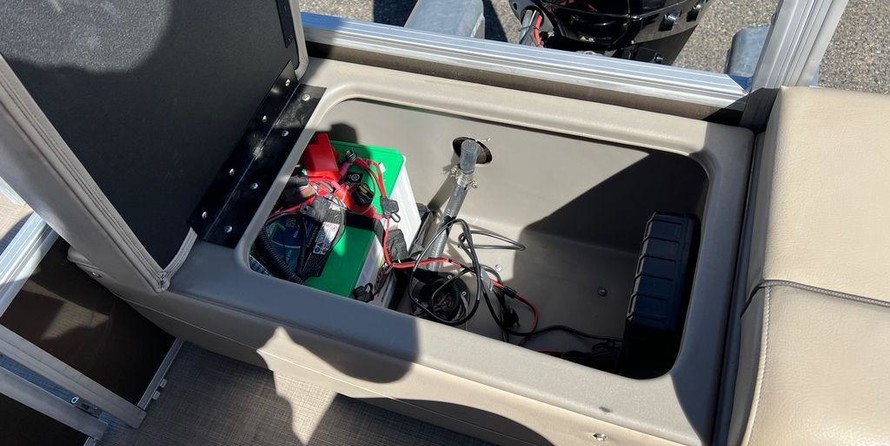 Sun Tracker Fishin Barge 24 XP3