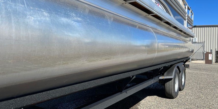 Sun Tracker Fishin Barge 24 XP3