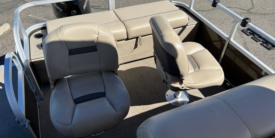 Sun Tracker Fishin Barge 24 XP3