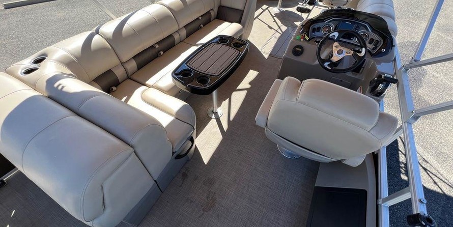 Sun Tracker Fishin Barge 24 XP3