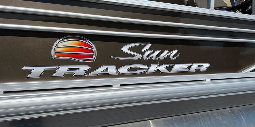 Sun Tracker Fishin Barge 24 XP3