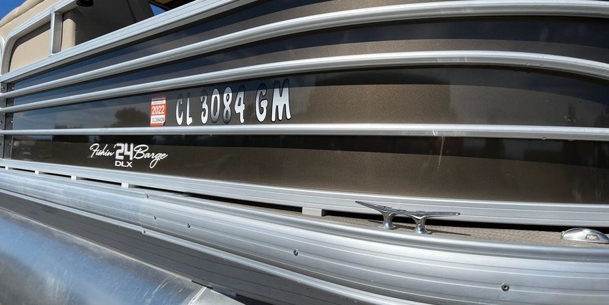 Sun Tracker Fishin Barge 24 XP3