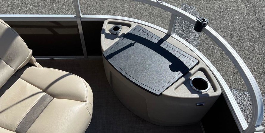 Sun Tracker Fishin Barge 24 XP3