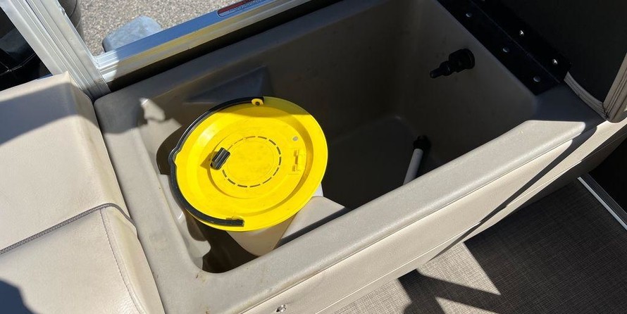 Sun Tracker Fishin Barge 24 XP3