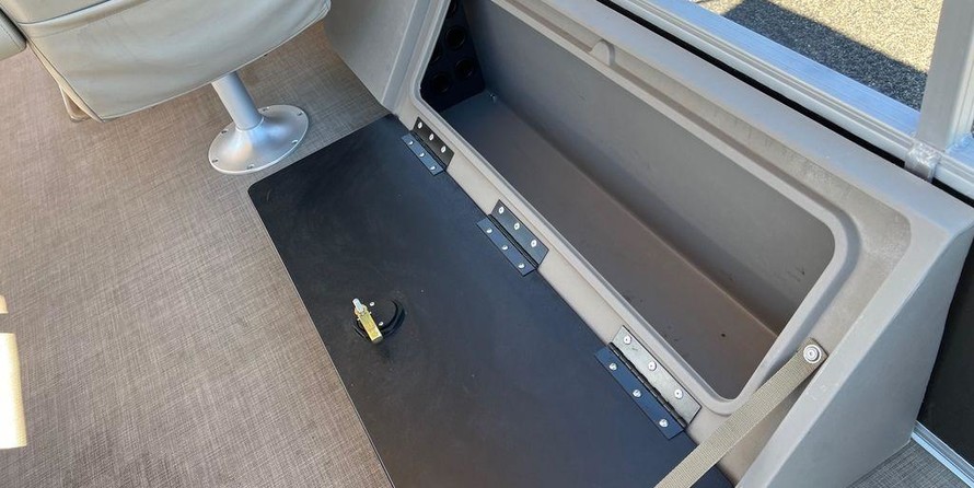 Sun Tracker Fishin Barge 24 XP3