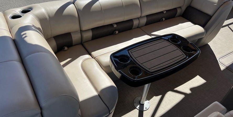 Sun Tracker Fishin Barge 24 XP3