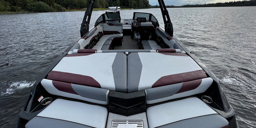 Malibu Wakesetter 23 LSV
