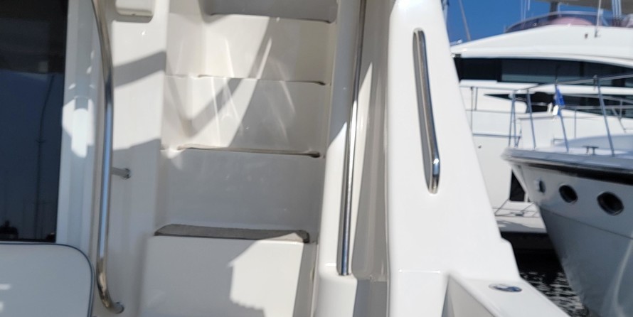 Silverton 43 Sport Bridge