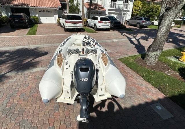 Avon Seasport 360 Deluxe