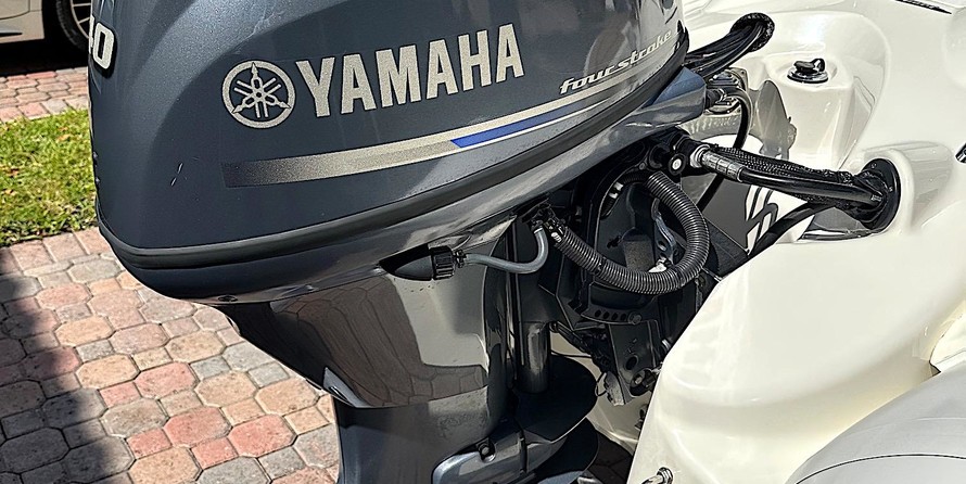 Avon Seasport 360 Deluxe