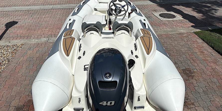 Avon Seasport 360 Deluxe