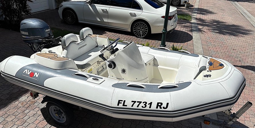 Avon Seasport 360 Deluxe