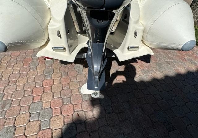 Avon Seasport 360 Deluxe