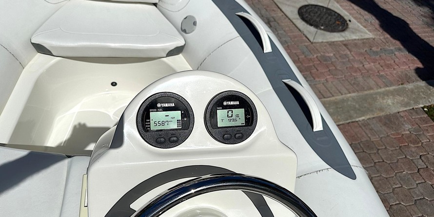 Avon Seasport 360 Deluxe