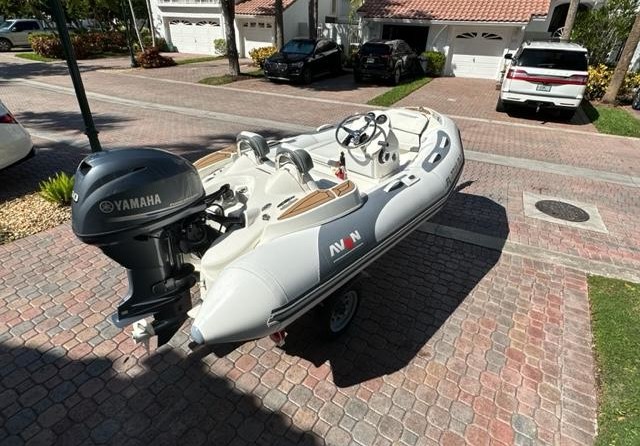 Avon Seasport 360 Deluxe