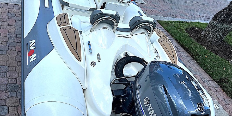 Avon Seasport 360 Deluxe