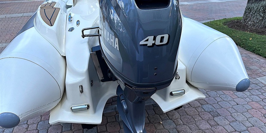 Avon Seasport 360 Deluxe