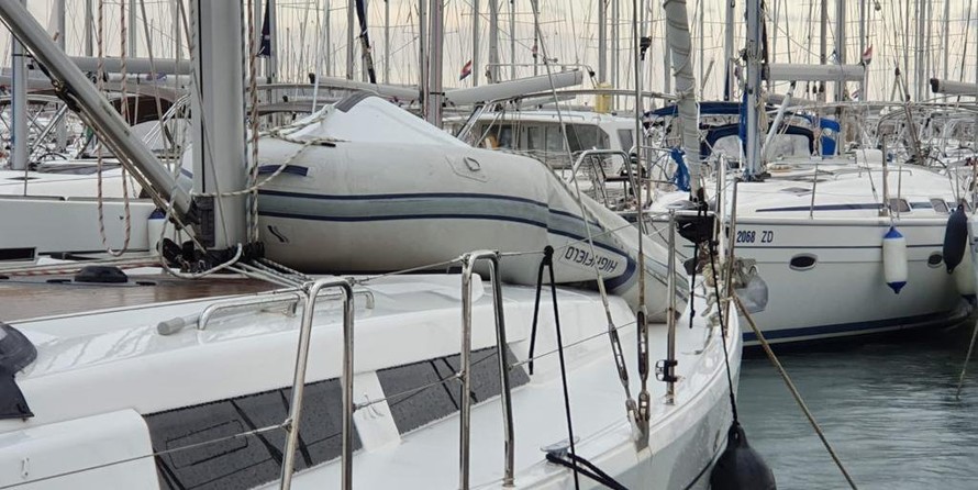 Hanse 418