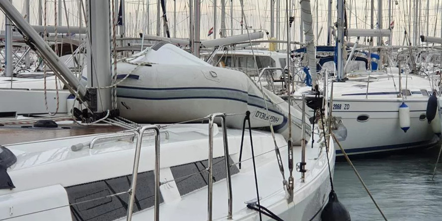 Hanse 418