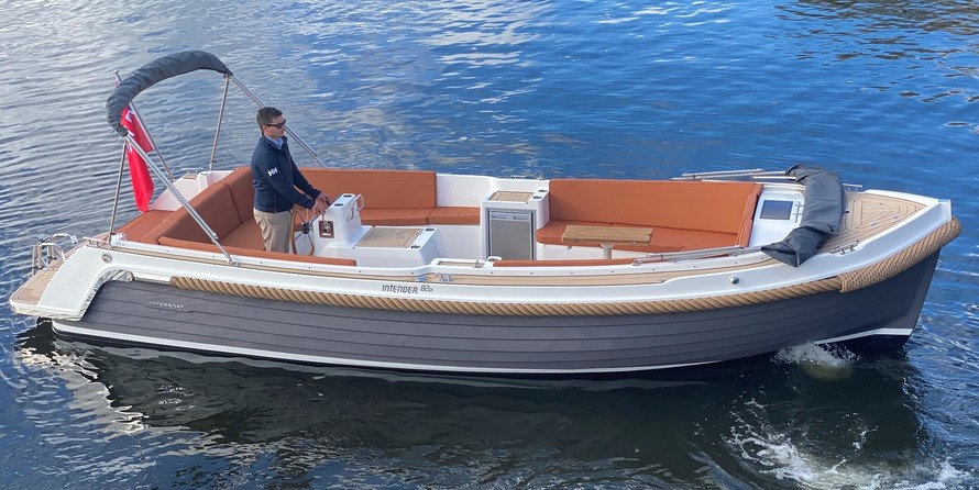 Interboat intender 820