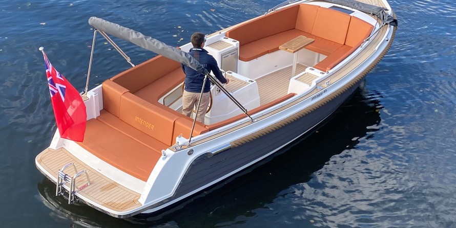 Interboat intender 820