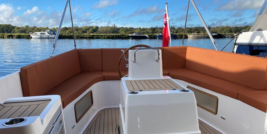 Interboat intender 820