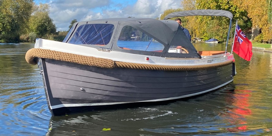 Interboat intender 820