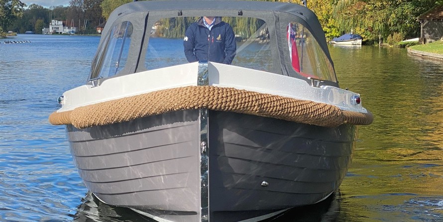 Interboat intender 820