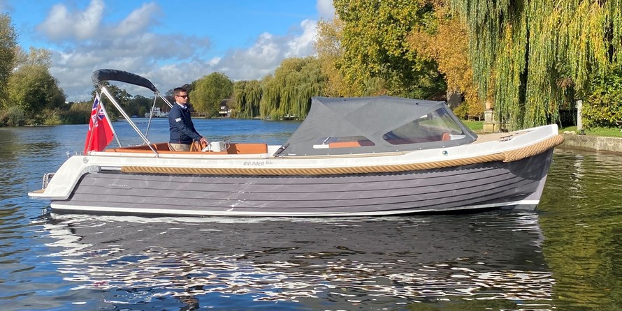 Interboat intender 820
