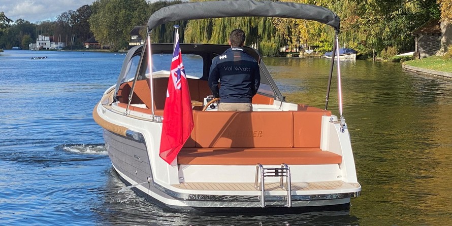 Interboat intender 820