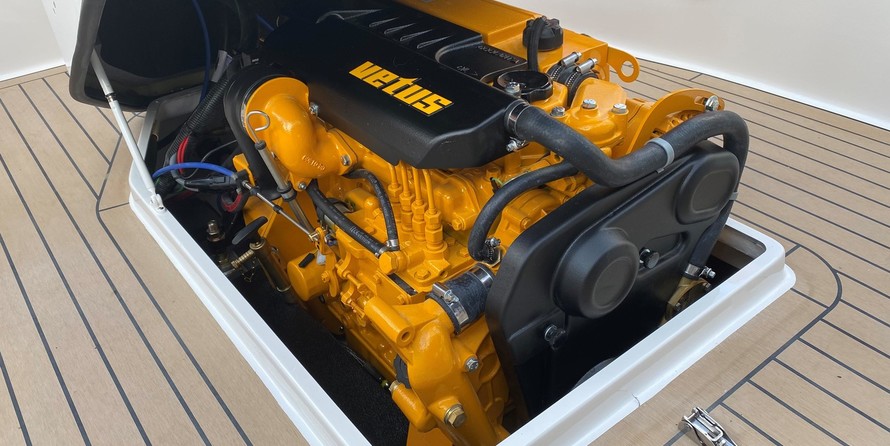 Interboat intender 820