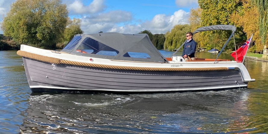 Interboat intender 820