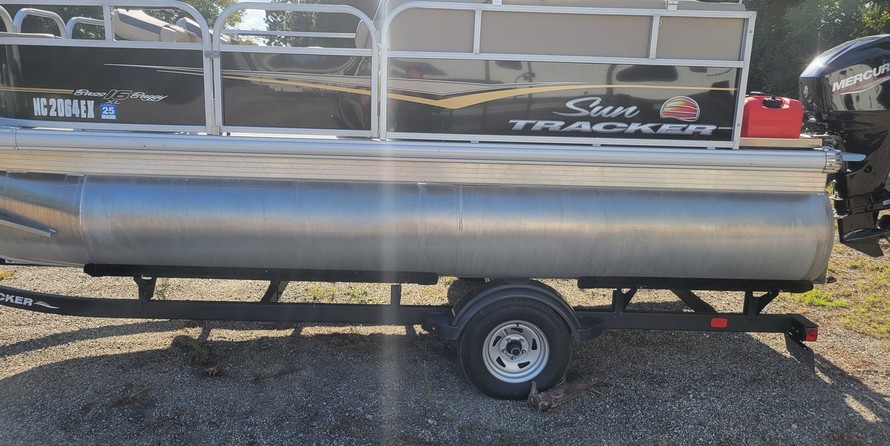 Sun Tracker Bass Buggy 16 DLX ET