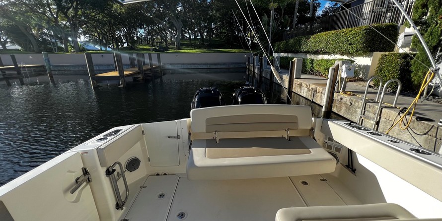 Boston Whaler 320 Vantage