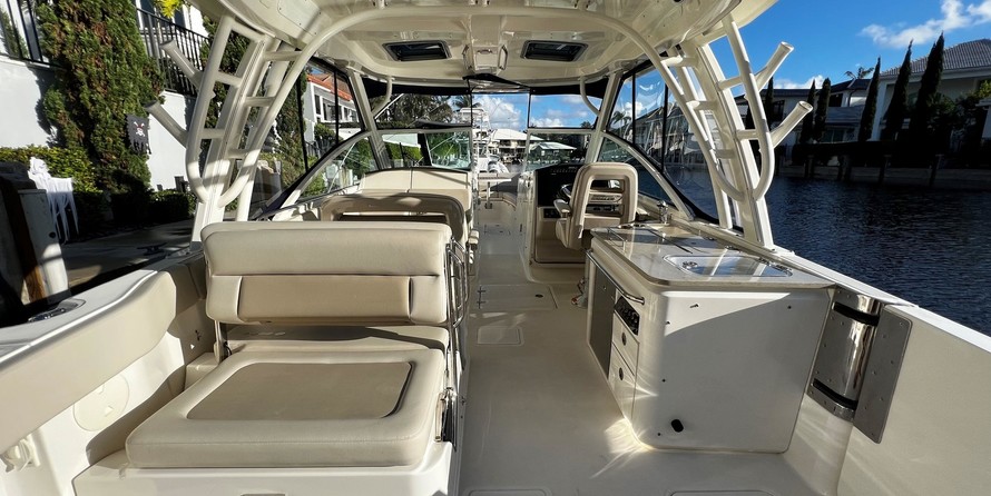 Boston Whaler 320 Vantage