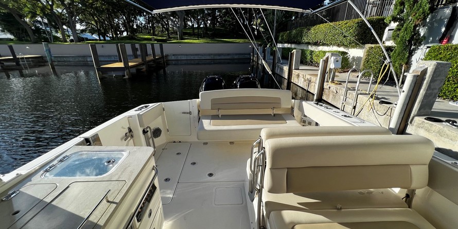Boston Whaler 320 Vantage